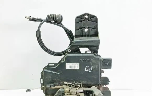 Volkswagen Golf IV Front door lock 3B1837016