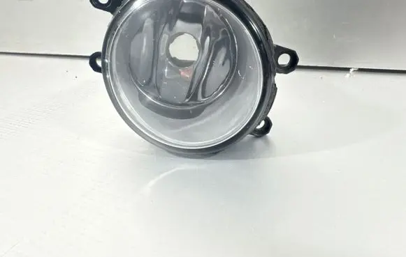Toyota Avensis T270 Front fog light 89210857