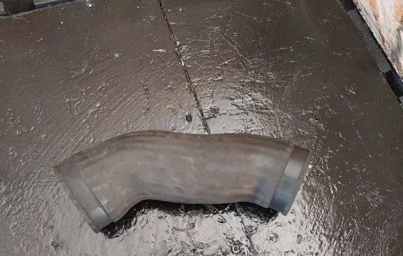 BMW 5 E39 Intercooler hose/pipe 2249669E