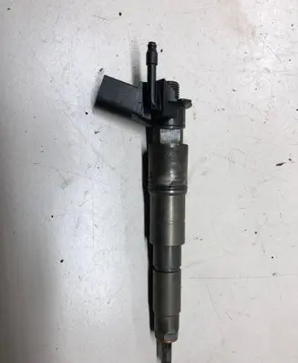 BMW 5 E60 E61 Fuel injector 0445115048