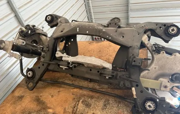 Volvo XC90 Rear axle beam
