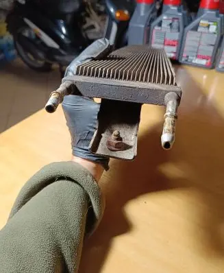 Volkswagen Sharan Fuel cooler (radiator) 7M0201898A