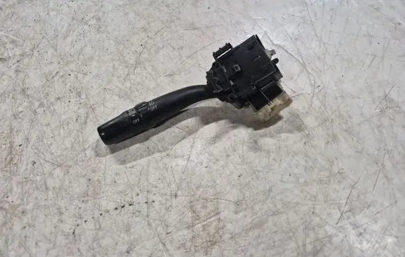 Toyota Avensis T270 Indicator stalk 8414005140