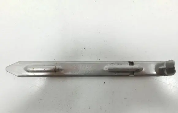 Volvo XC60 Headlight/headlamp mounting bracket 30678340
