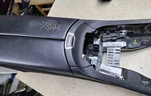 Mercedes-Benz E W213 Center console A2136801600