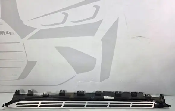 BMW X7 G07 Sill/side skirt trim 