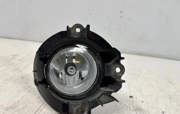 Toyota Avensis T270 Front fog light