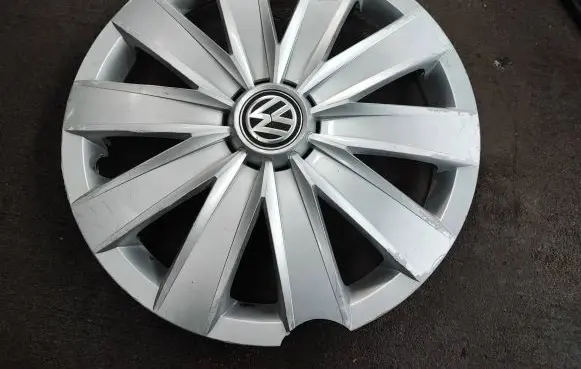 Volkswagen Transporter - Caravelle T6 R16 wheel hub/cap/trim 7E0601147
