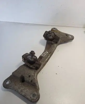 BMW 3 E46 Engine mounting bracket 68572910