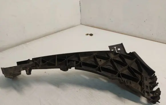 Audi Q7 4L Front bumper mounting bracket 4L0807283