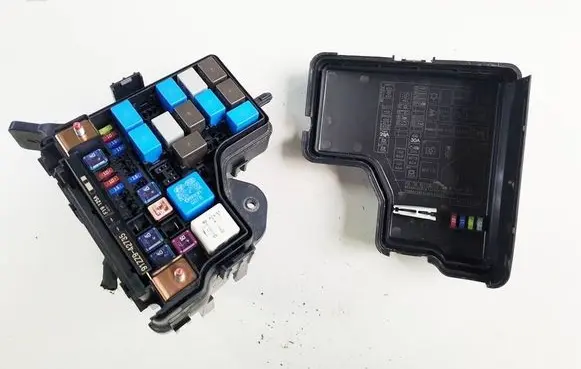 Hyundai Veloster Fuse box set 91205-2v590 BB4280150018