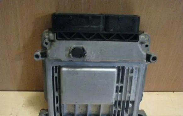 KIA Ceed Engine control unit/module 0281014223