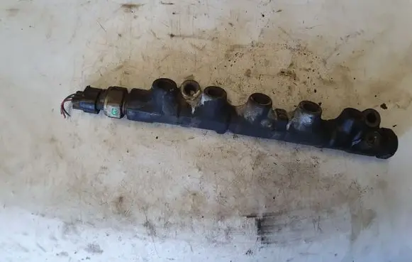 Toyota Avensis T220 Fuel main line pipe NOCODE