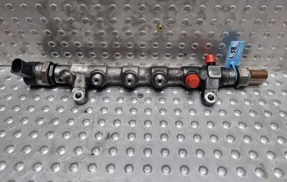 Volkswagen Golf VI Fuel main line pipe 03L089M 057130764H