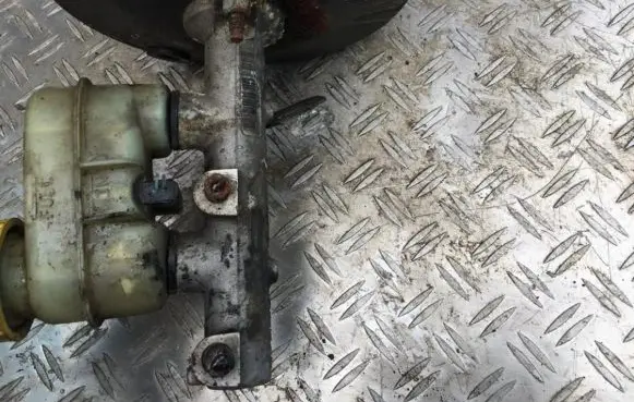 Chrysler Stratus Master brake cylinder 