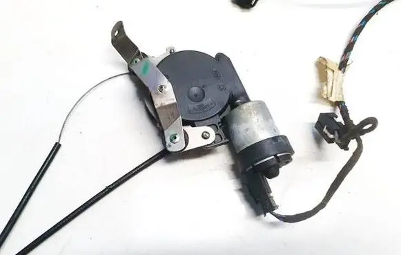 Volkswagen PASSAT B6 Seat adjustment motor 5034301a