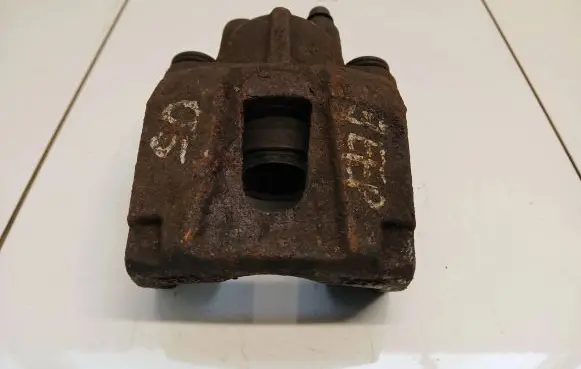Jeep Grand Cherokee (WK) Rear brake caliper