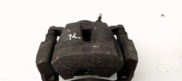 Toyota RAV 4 (XA40) Front brake caliper 