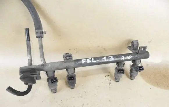 Skoda Felicia I Fuel injector 047906031