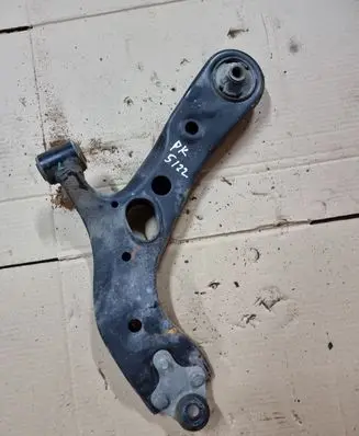Toyota RAV 4 (XA30) Front lower control arm/wishbone NOCODE