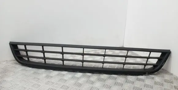 Volkswagen Jetta VI Front bumper lower grill 5C6853677