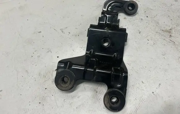 Chrysler Pacifica ABS pump bracket 