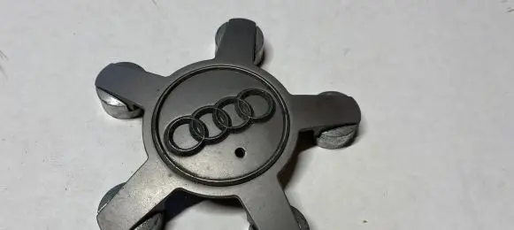 Audi A6 S6 C6 4F Original wheel cap 4F0601165N