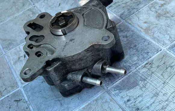 Skoda Fabia Mk1 (6Y) Vacuum pump 03G145209
