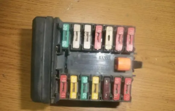 Peugeot 406 Fuse box set 9608173180