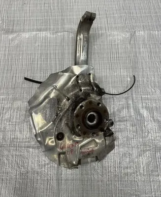 Maserati Grecale Front wheel hub spindle knuckle 6701782160