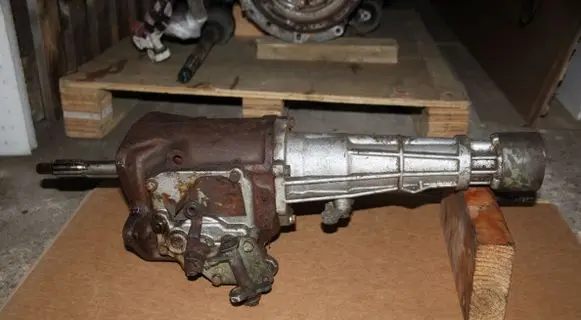 Moskvich 412 Manual 4 speed gearbox 21401701202 40817010510 1701202