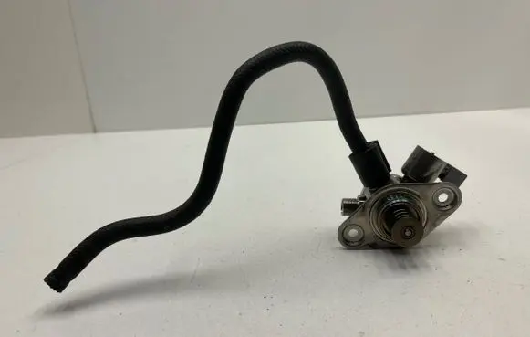 Infiniti Q30 Fuel injection high pressure pump 0261520212 160423