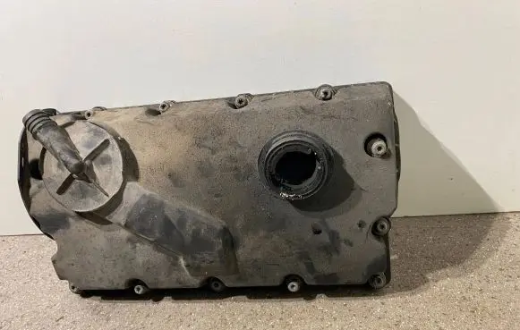 Skoda Octavia Mk2 (1Z) Rocker cam cover 038103475N 038103483D