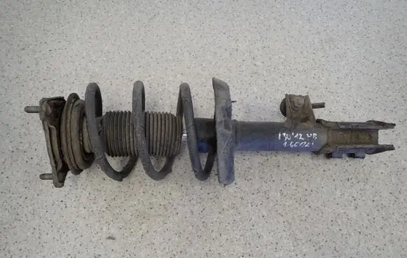 Hyundai i30 Front shock absorber with coil spring