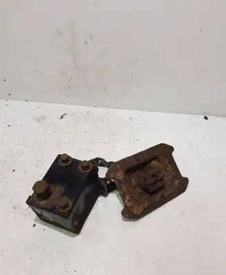 Mitsubishi Pajero Sport I Spare wheel mounting bracket 8225015
