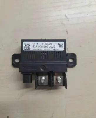 Mercedes-Benz S W221 Charging relay A0009822023 1110029 11600500