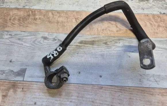 Volkswagen Touran I Positive cable (battery)