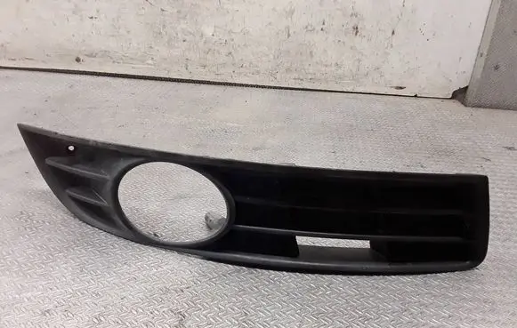 Volkswagen PASSAT B6 Front fog light trim/grill 3C0853666A