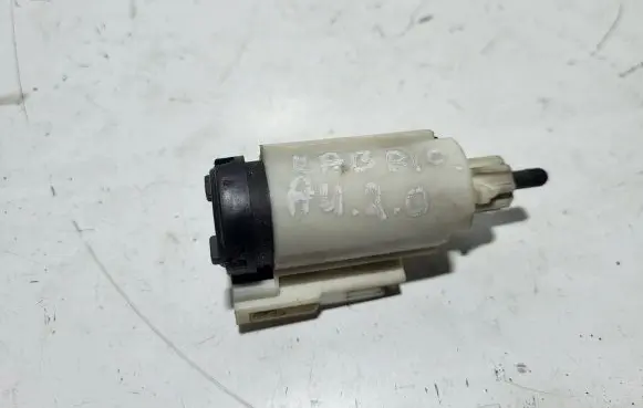Volkswagen PASSAT B5.5 Brake pedal sensor switch 8E0927189B 19322005