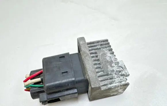 Nissan Note (E11) Glow plug pre-heat relay 7700115078 B2D712