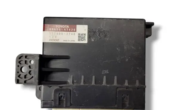 Toyota Prius+ (ZVW40) Other control units/modules 8865047420 1778002740