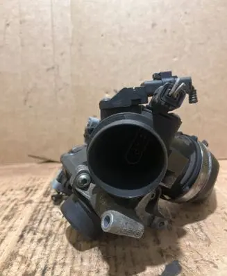 Citroen C4 I Picasso Throttle valve 9686487880