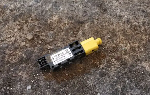 Audi A8 S8 D3 4E Airbag deployment crash/impact sensor 4B0959643E