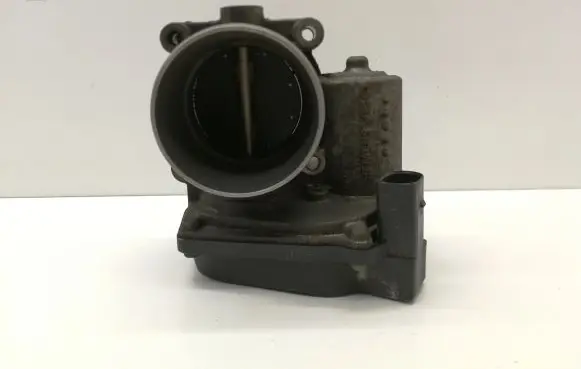 Volkswagen Golf VII Throttle valve 03C133062C