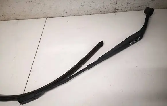 Peugeot RCZ Front wiper blade arm ym24005580