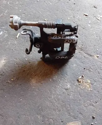 Opel Astra J Rear brake caliper