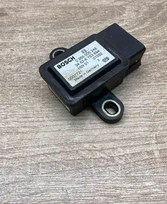 BMW 5 E39 ESP acceleration yaw rate sensor 6753694 0265005248