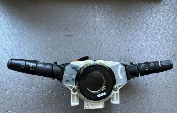 Nissan Patrol Y61 Indicator stalk 255408H700 252608H905 25567VD300