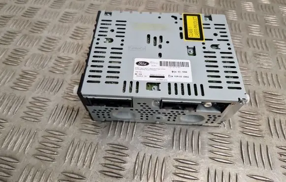 Ford Kuga II Radio/CD/DVD/GPS head unit E2410R030882
