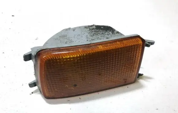 Volkswagen Golf III Front indicator light